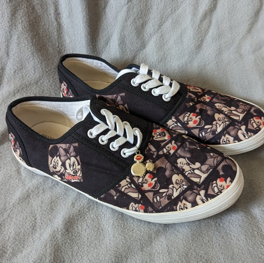 Bradford Exchange Disney Sneakers mickey and Minnie mouse. Size 10 women…